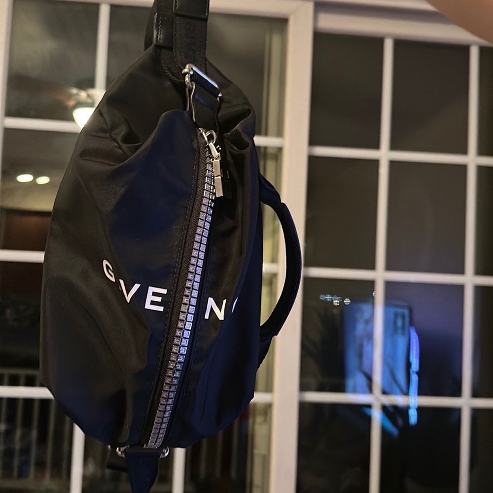Givenchy G Zip Bumbag. Black. - Picture 3 of 3